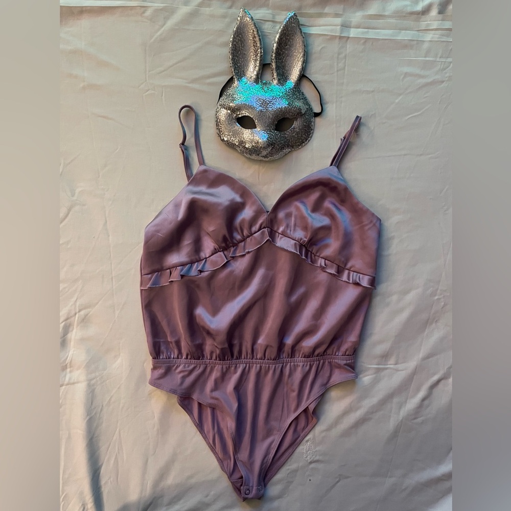 Massacred Party mask and one piece 60’s looking bodysuit NEW